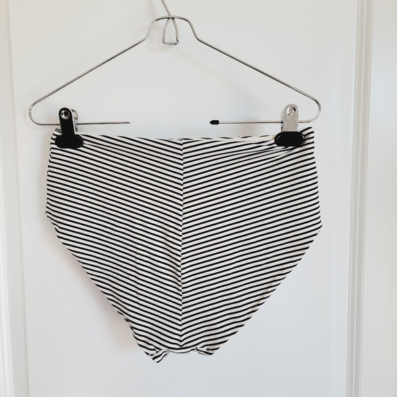 H&M Retro Bombshell High Waist Halter Neck Two Piece Bikini Sz 36C/12 - Picture 10 of 12